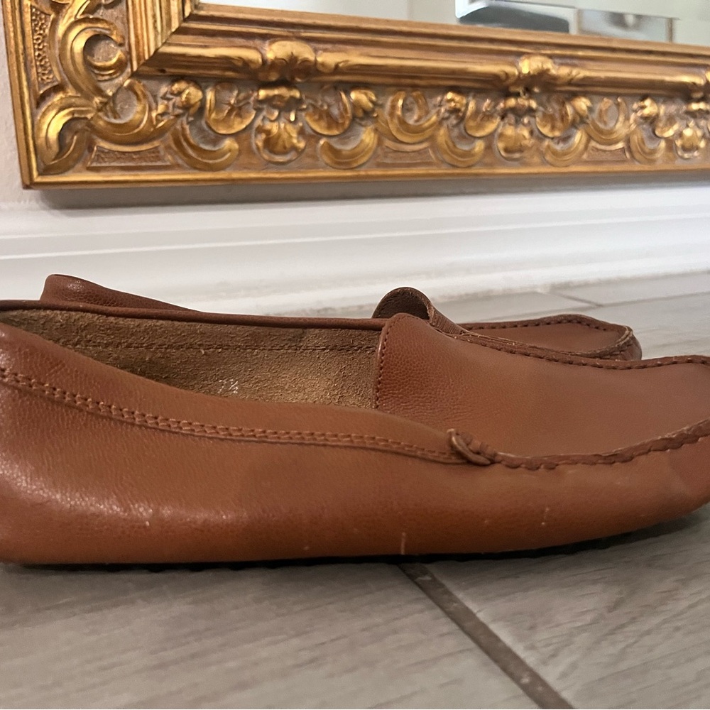 Authentic Tod’s Women’s Brown Leather Loafers